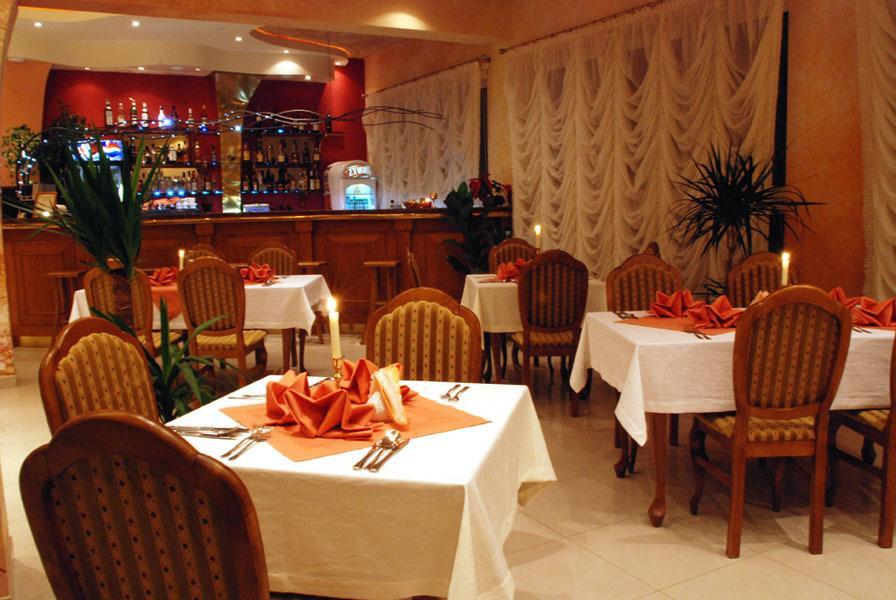 Secession Hotel Leczna Esterno foto