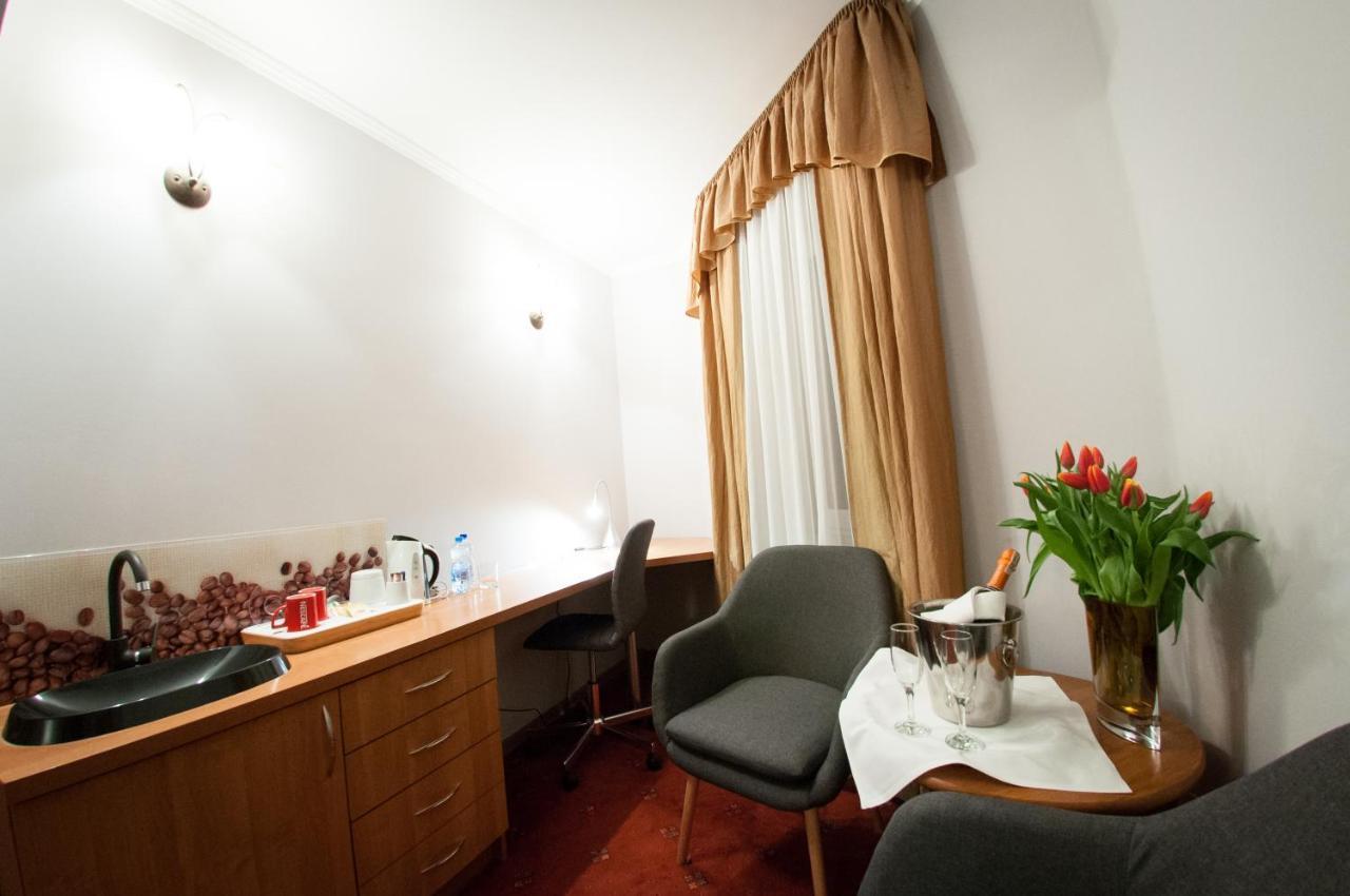 Secession Hotel Leczna Esterno foto